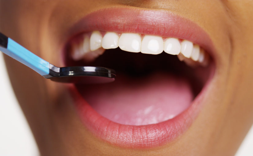 Kompleksowe leczenie dentystyczne – odkryj trasę do zdrowego i pięknego uśmiechów.